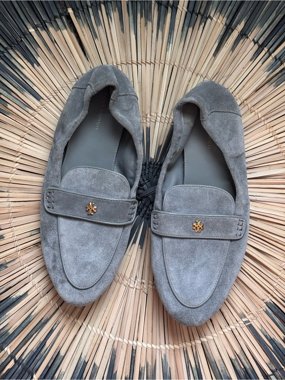 Tory Burch Aria Gray Suede Ballet Loafers Flats Size 8.5